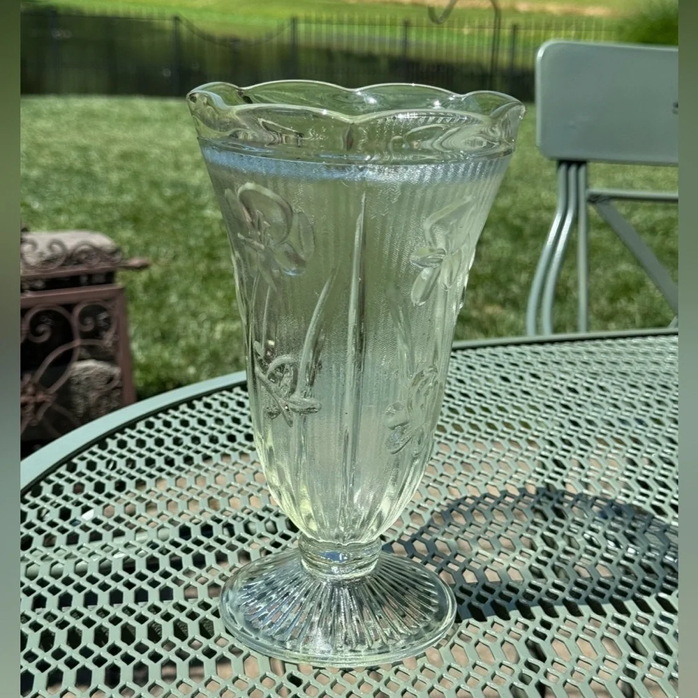 Vintage~Jeanette Iris & Herringbone~ Depression Glass~Footed Vase~Very Nice~G21